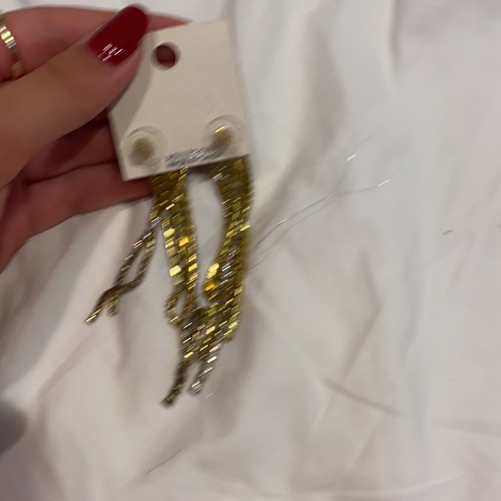 Earings - Picture 2 of 4
